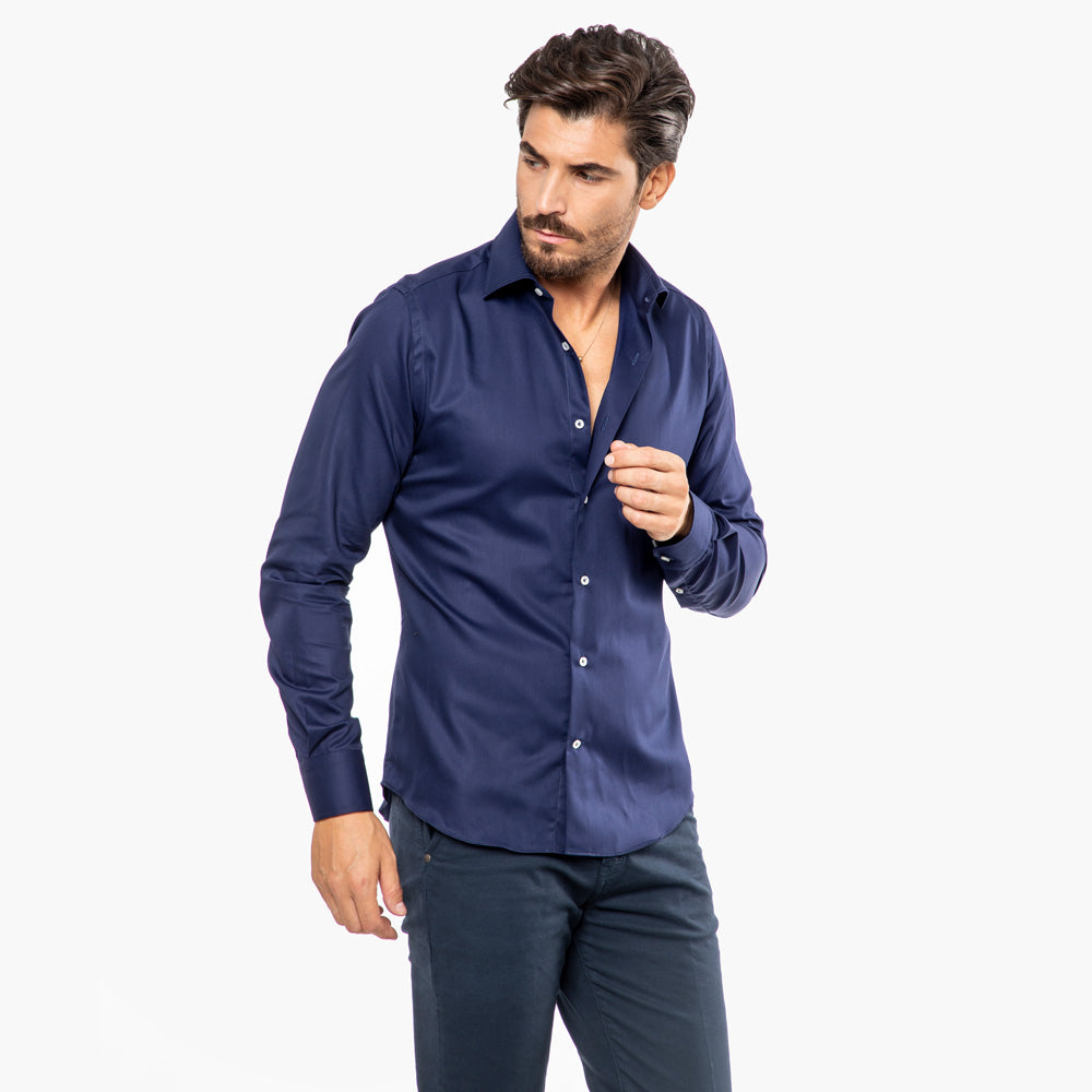 Abbinare Blu Scuro Maglia Nera Abbinamenti Outfit Pantalone Blu