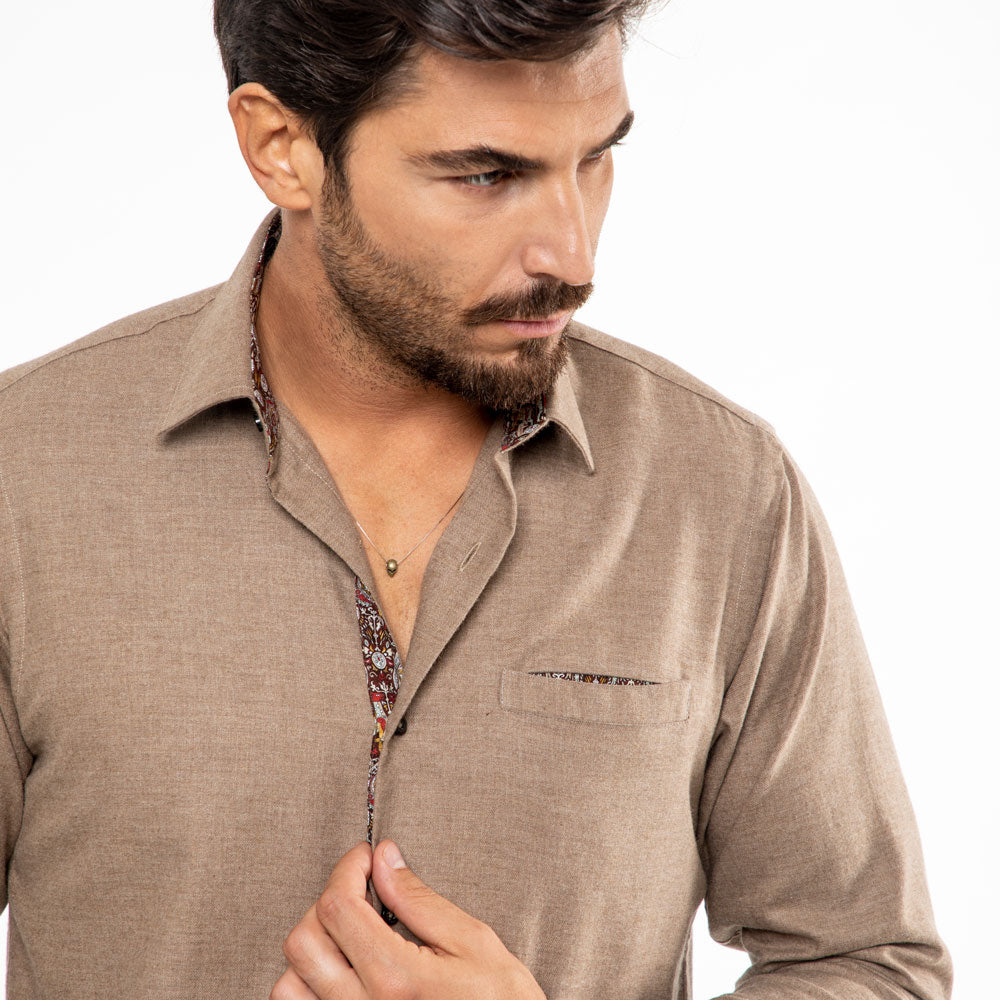 Dettagli-a-contrasto-camicia-Viben-in-flanella
