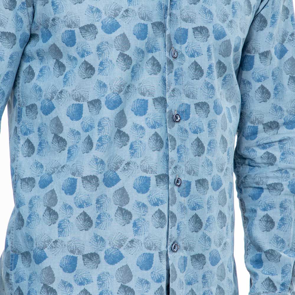 Dettaglio-iniziali-camicia-jeans-stampa-Viben