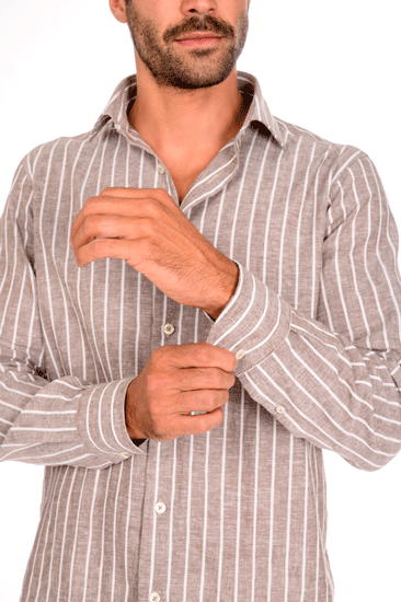 Camicia con riga larga bianca su fondo tortora collo francese