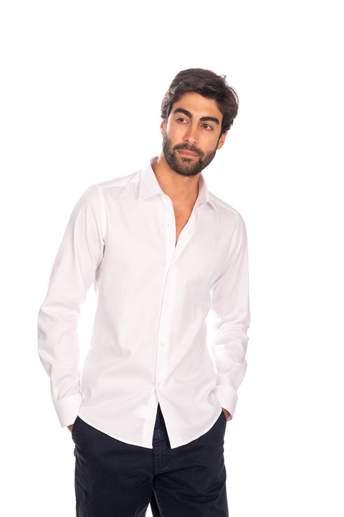 Camicia da donna in maglia di cotone con colletto a nido d'ape, con bottoni e maniche lunghe. - Italia Camicia da donna in maglia di cotone con colletto a nido d'ape, con bottoni e maniche lunghe. - Italia